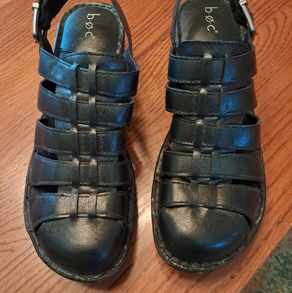 B.O.C. black sandals sz 10